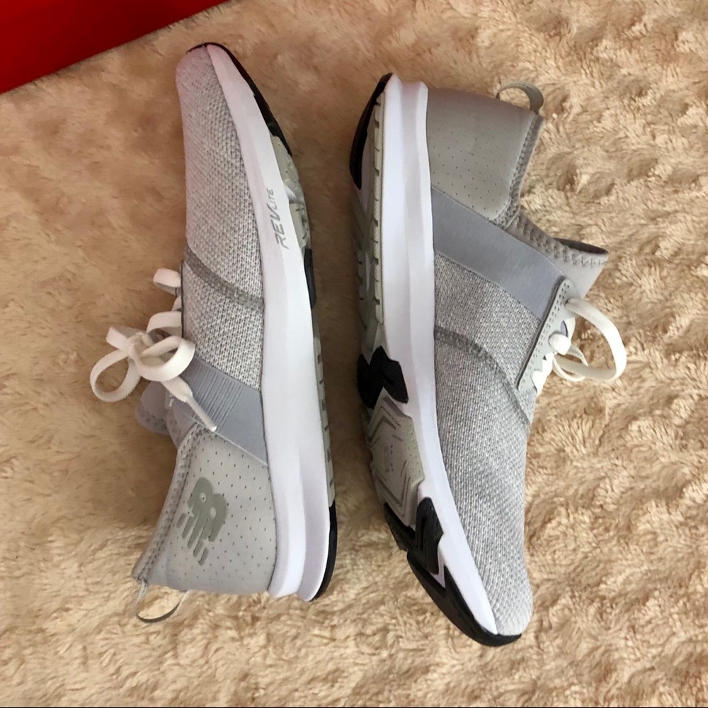 NEW Women’s New Balance Running Shoes Size 9